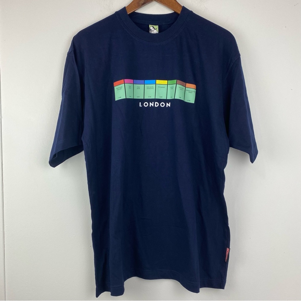 Monopoly Hasbro size XL Men’s Navy Blue Here And Now London Short Sleeve T-shirt